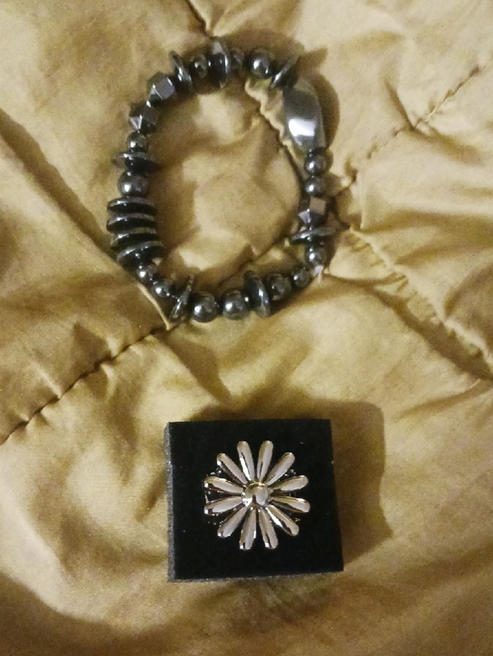 Silver-Tone Beaded Bracelet and Daisy Ring Set - Women's Jewelry